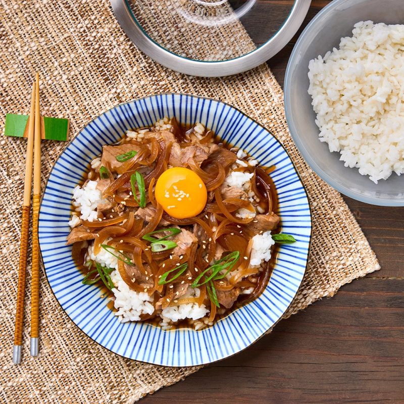 Anyday Photos Recipes Gyudon JapaneseBeefBowl 1040 1 88205f48 13e2 4f01 8011 fff16e751237